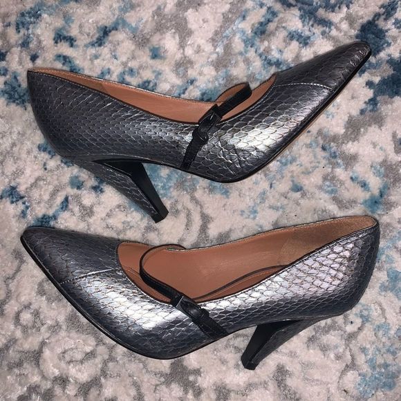 Sigerson Morrison Mary Jane snakeskin pointed toe metallic pumps - Picture 2 of 8